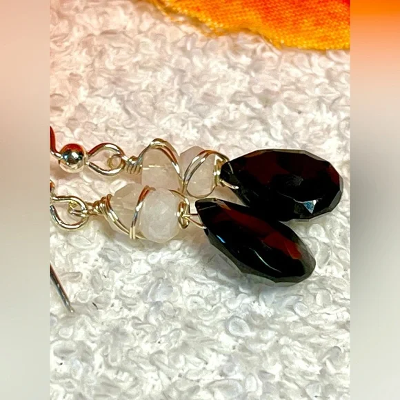 💋🎀genuine black onyx and blue flash moonstone glass earrings -NWT - Picture 4 of 7